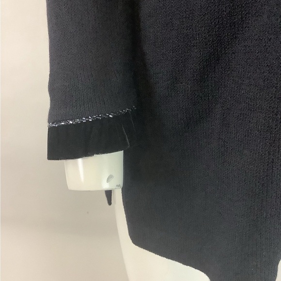 St. John Evening Sz 8 Velvet Beaded Trimmed V Neck Santana Knit Sweater Black - Picture 4 of 8